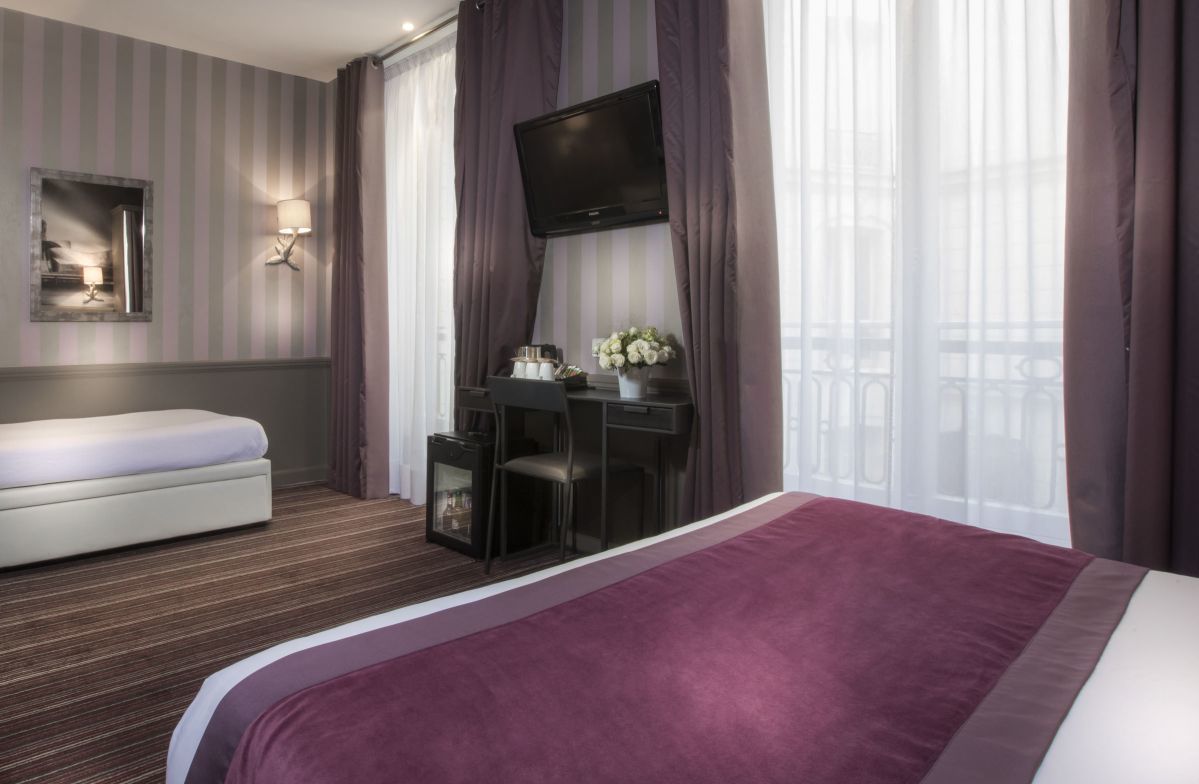 Hotel Elysees Union Paris -トリプルルーム